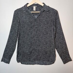 H&M Button-down Front with Classic Collar Long Sleeves Blouse Size 2